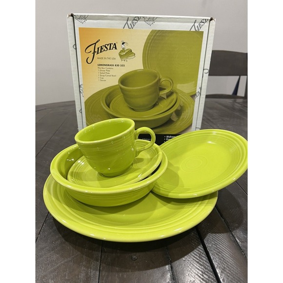 Fiestaware 5-Piece‎ Place Setting Lemongrass Green 830-332 New in Box - Picture 1 of 4